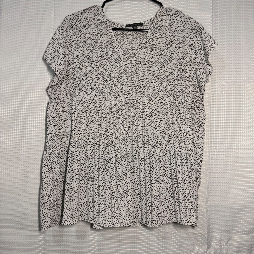 Adrianna Papell Pleated Blouse XL White Leopard Print Flutter Sleeve V-Neck